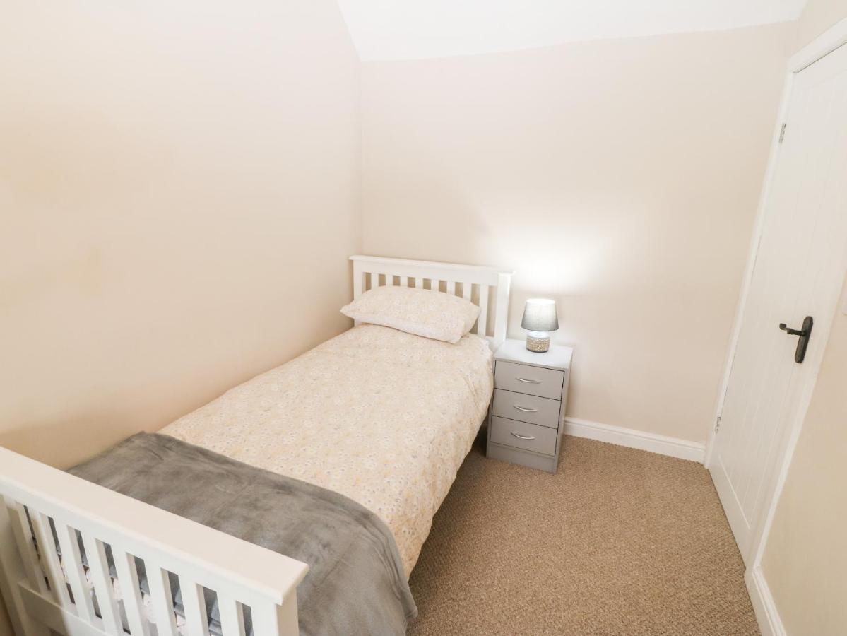 3 Terrace *