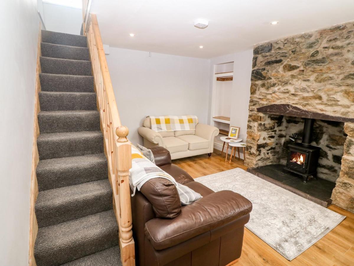 3 Terrace * Gaerwen